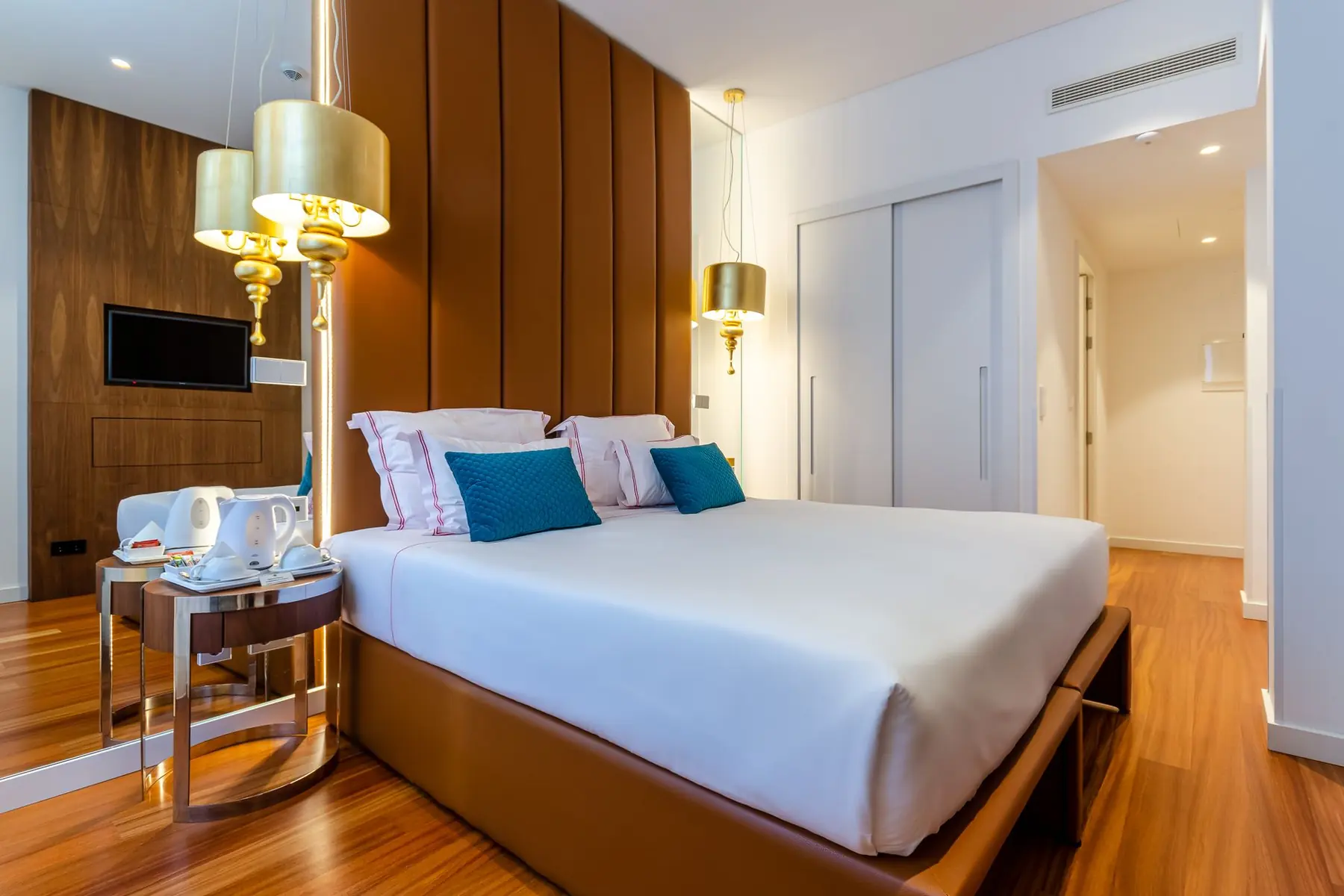 Rooms and suites shaped around comfort